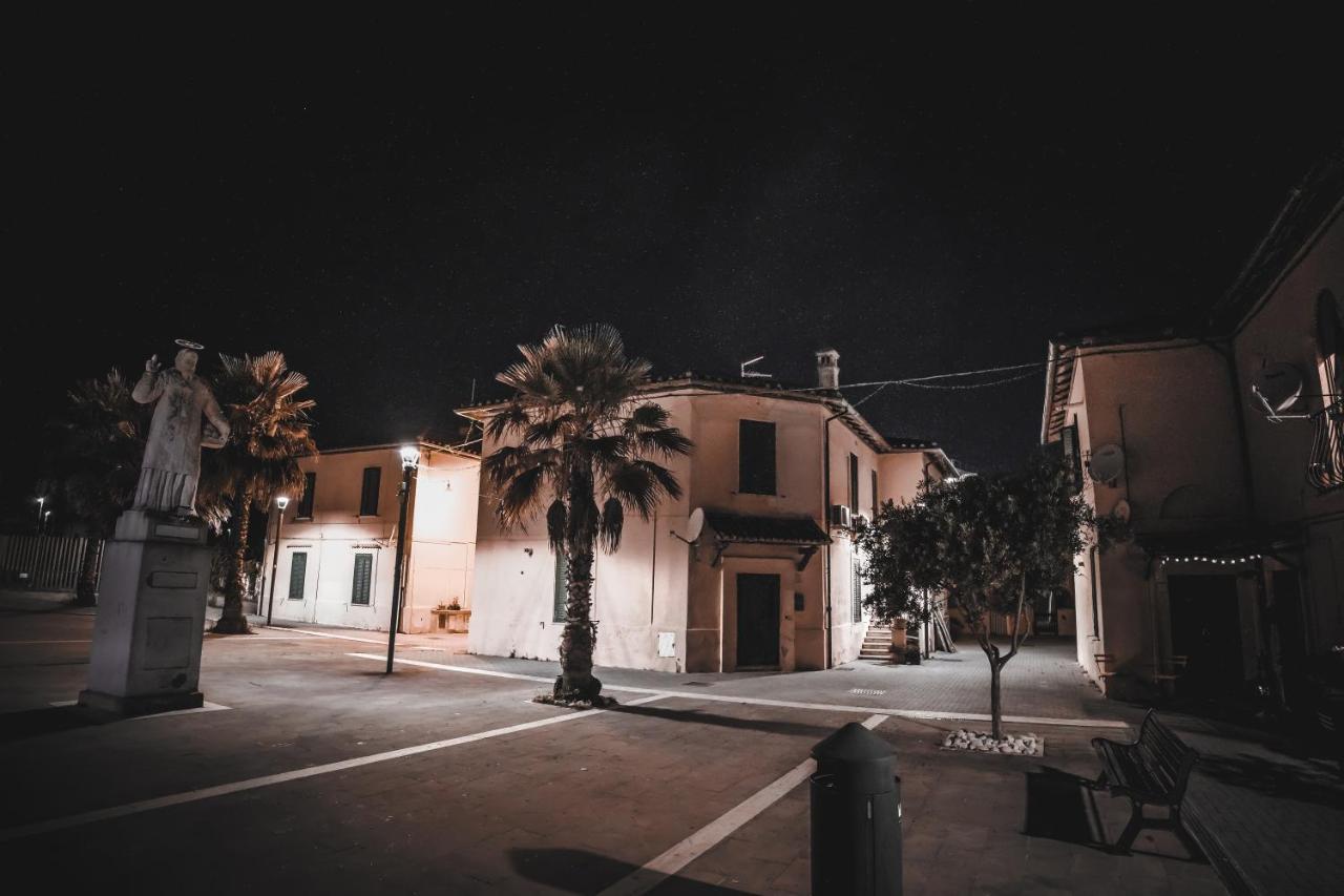 Roma Al Mare! Le Comete Del Borghetto Лидо-ди-Остия Экстерьер фото
